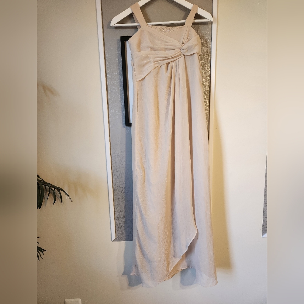 David's Bridal Crinkle Chiffon Dress with Twist Front in Champagne, size 10 Girl